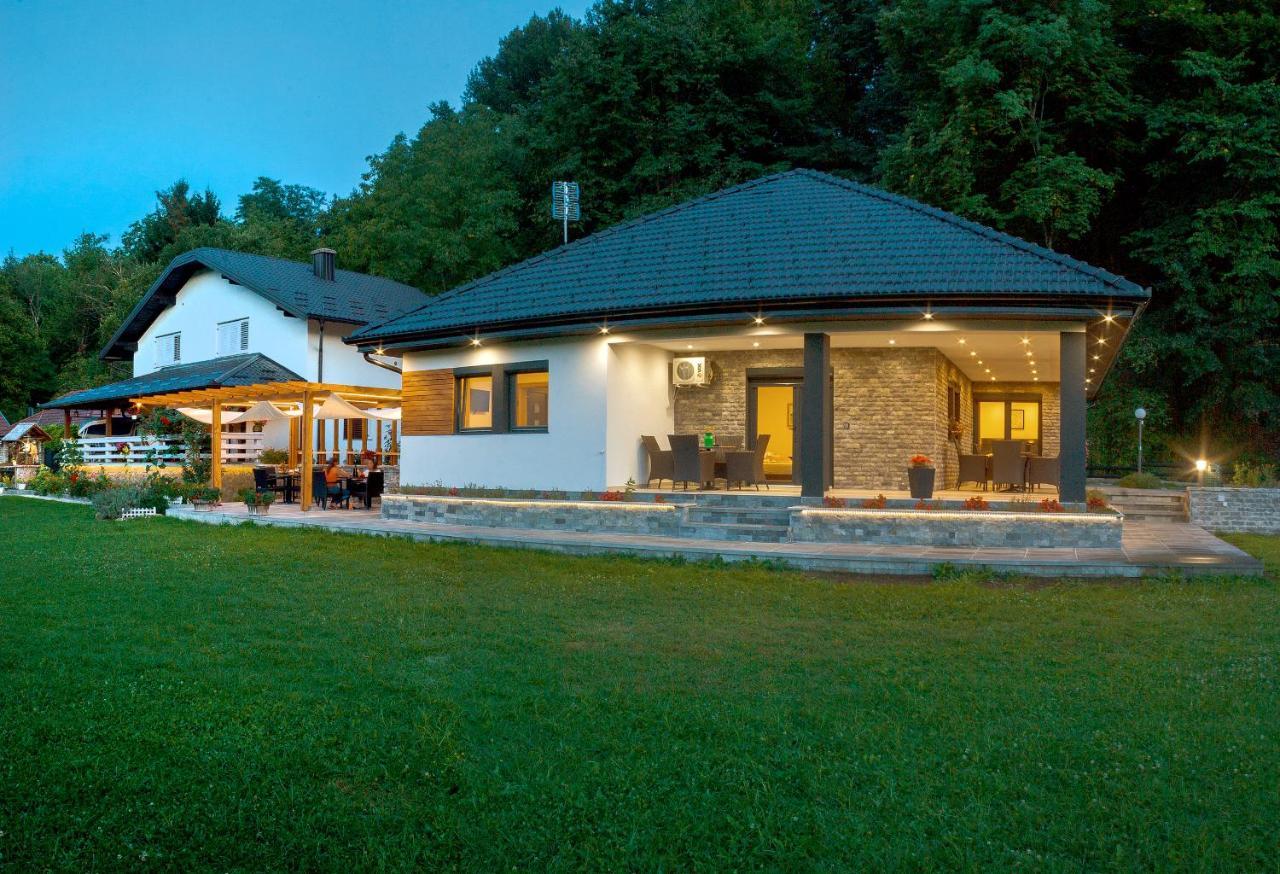 Apartments Oeneus Racic Exterior photo
