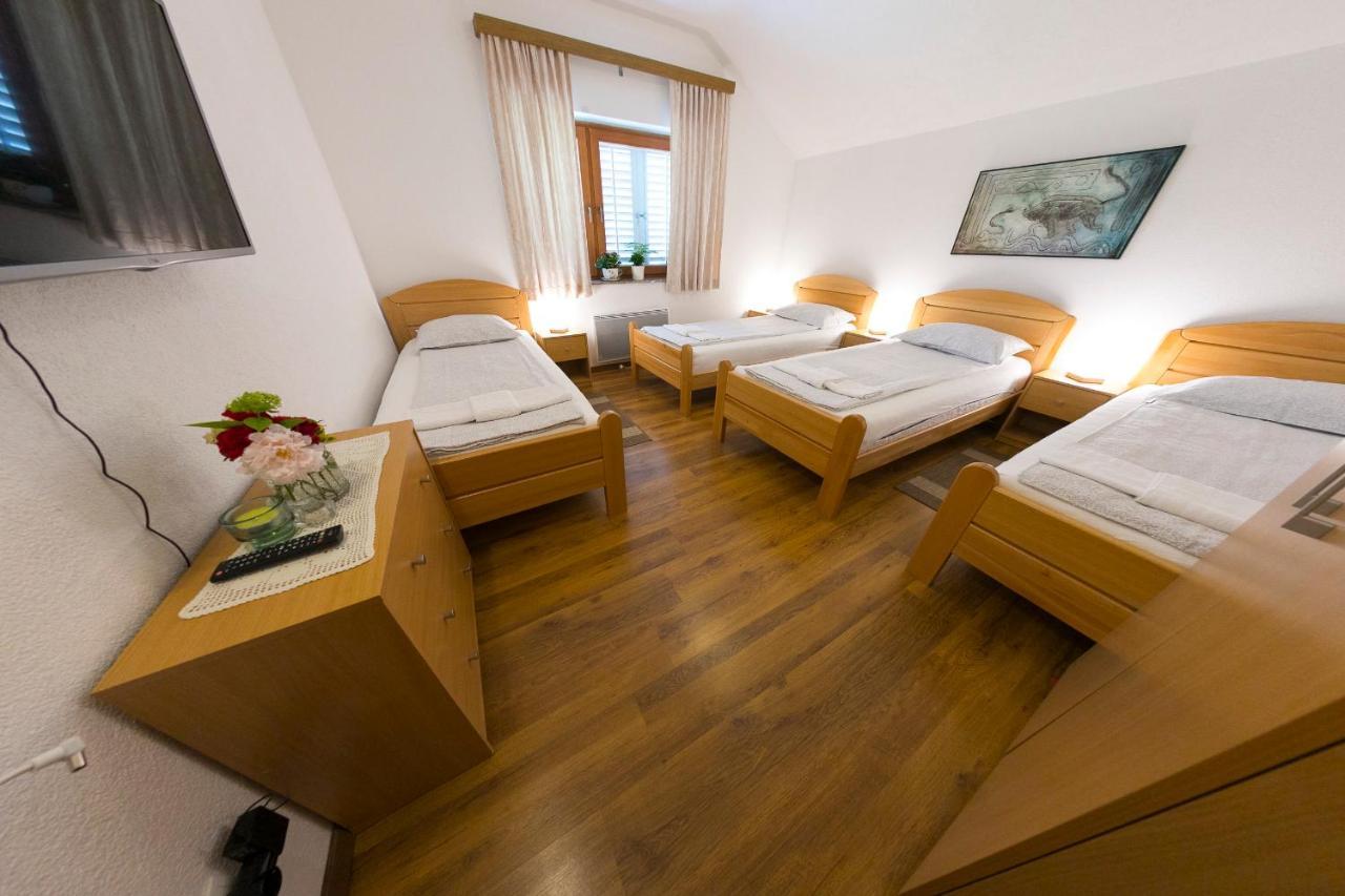 Apartments Oeneus Racic Exterior photo