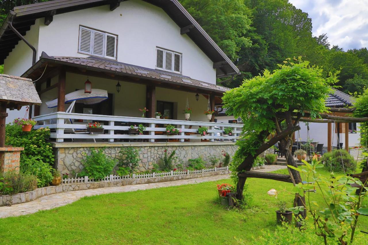 Apartments Oeneus Racic Exterior photo