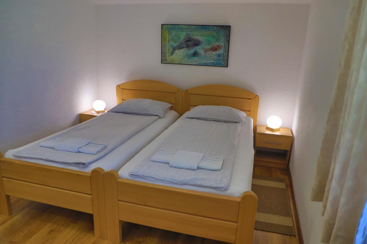 Apartments Oeneus Racic Exterior photo