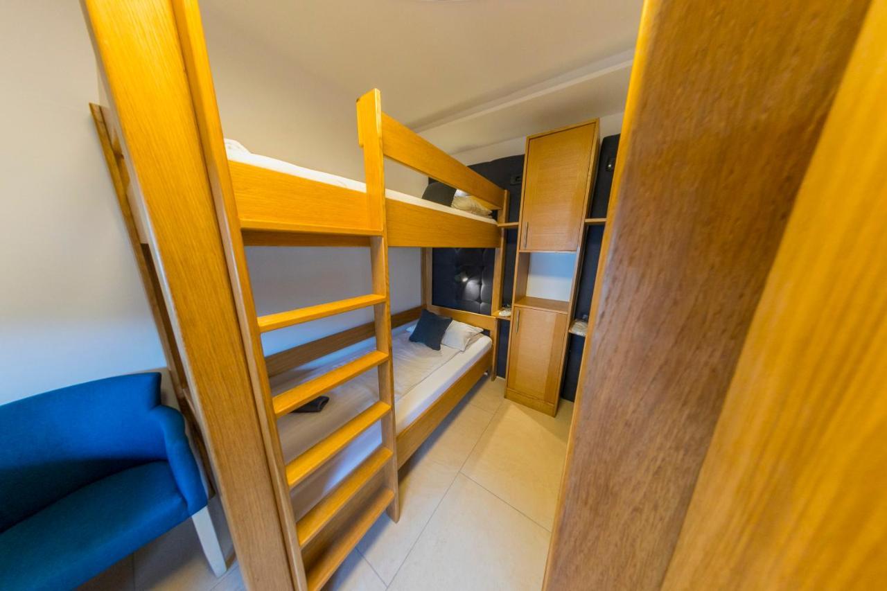 Apartments Oeneus Racic Exterior photo