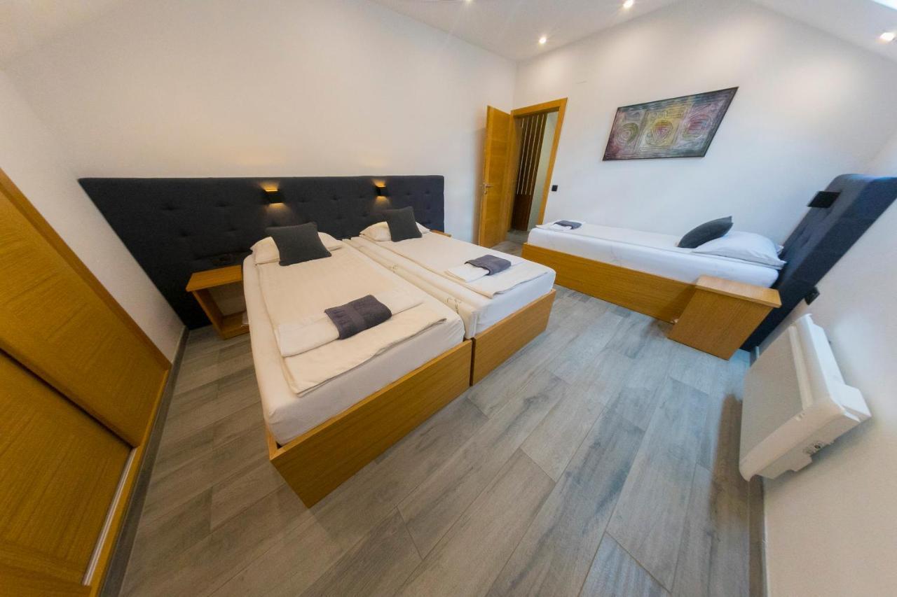 Apartments Oeneus Racic Exterior photo