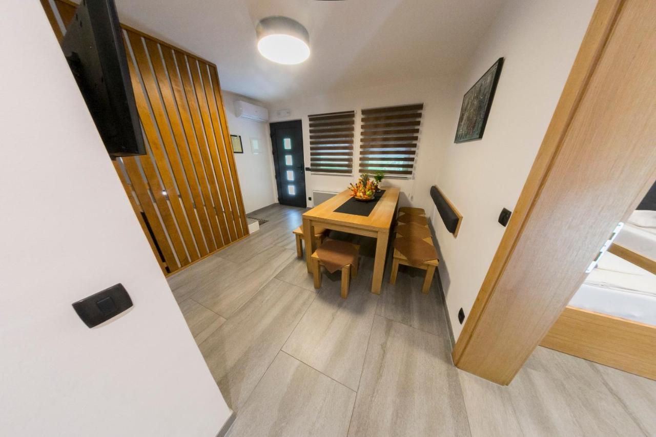 Apartments Oeneus Racic Exterior photo
