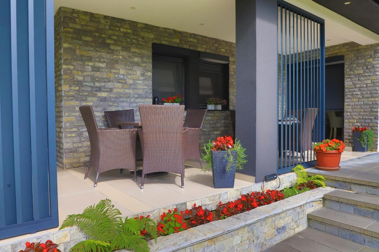 Apartments Oeneus Racic Exterior photo